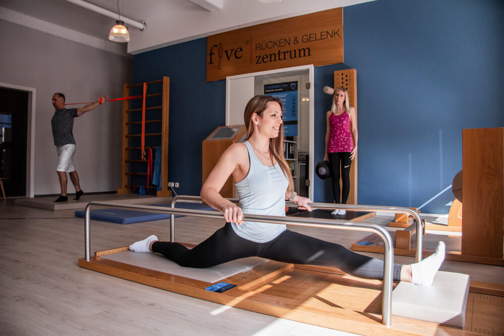 Mitglieder trainieren im Five Bereich im Vitova Medifit Niedernhausen